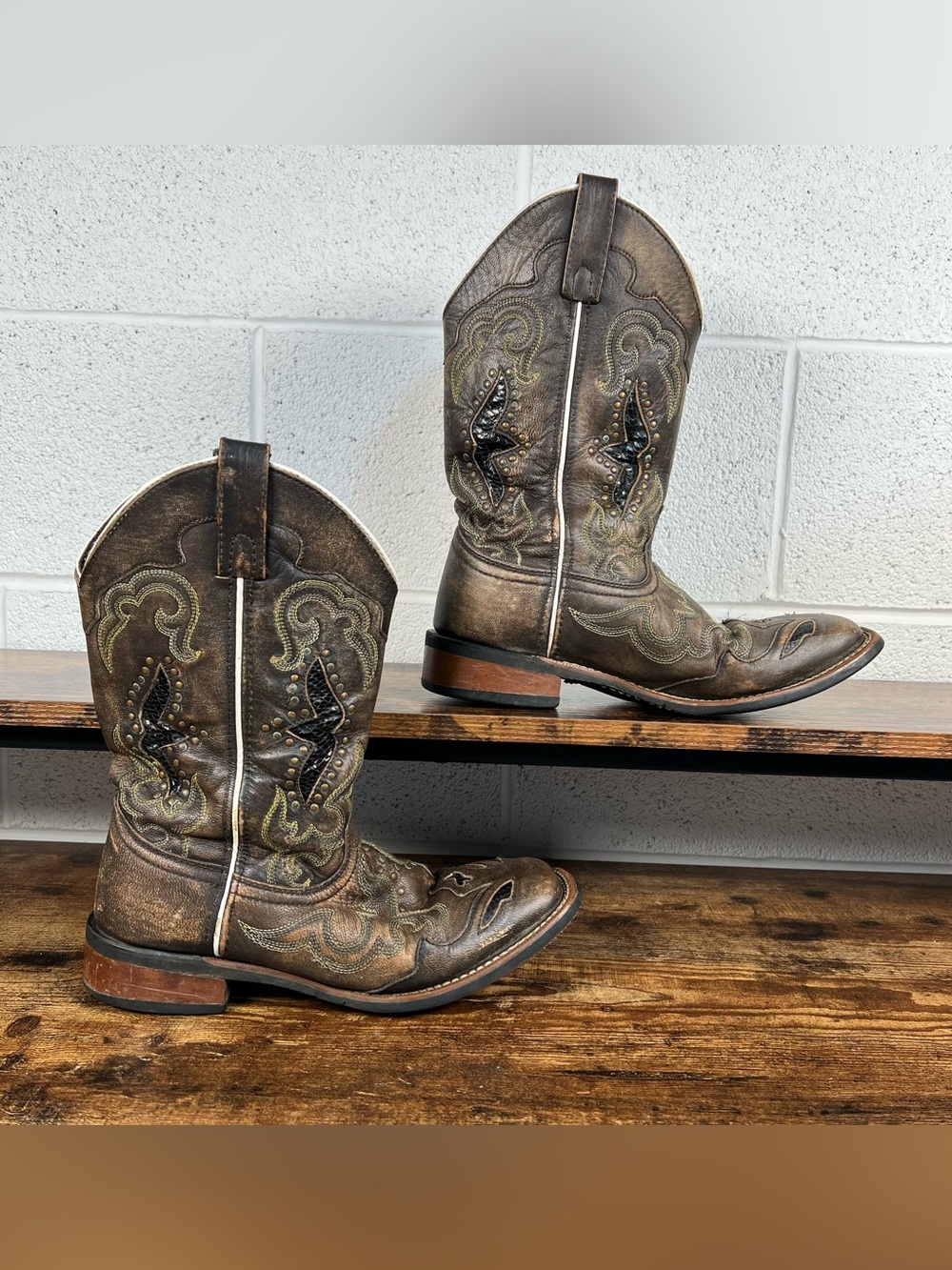 Laredo Boots Brown Leather Square Toe Snake Detail Studded Western Women's 9